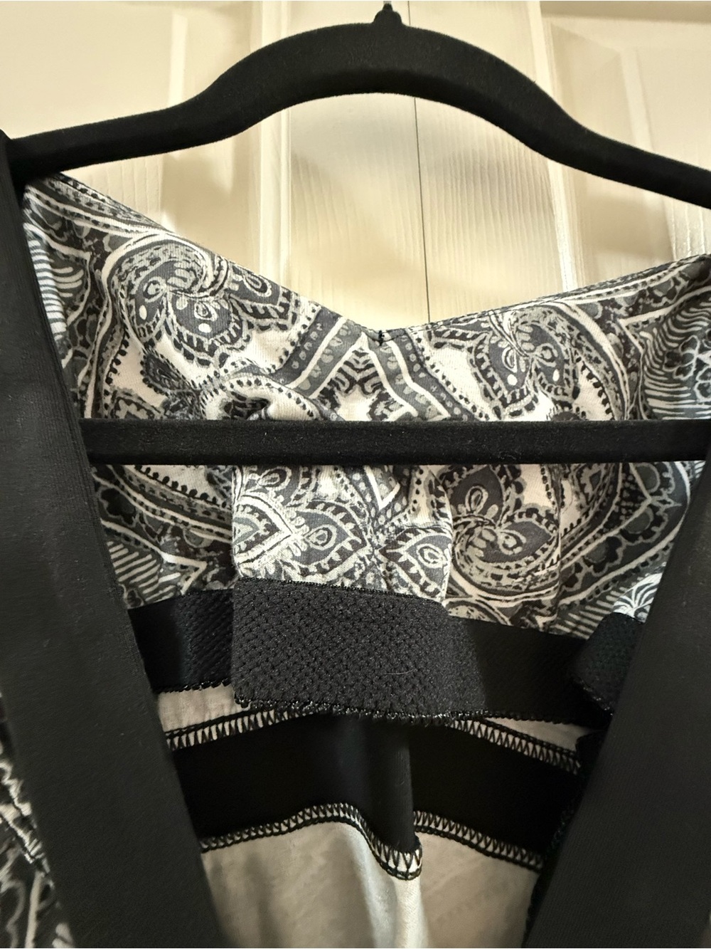 prAna Amaya Black White Paisley Athletic Dress Shelf Bra Small - Picture 5 of 7